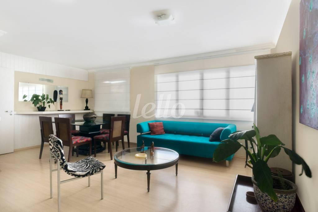 SALA de Apartamento para alugar, Padrão com 105 m², 3 quartos e 2 vagas em Cerqueira Cesar - São Paulo