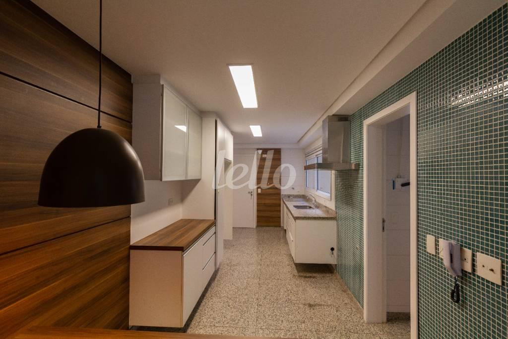 COZINHA de Apartamento à venda, Padrão com 171 m², 3 quartos e 4 vagas em Perdizes - São Paulo