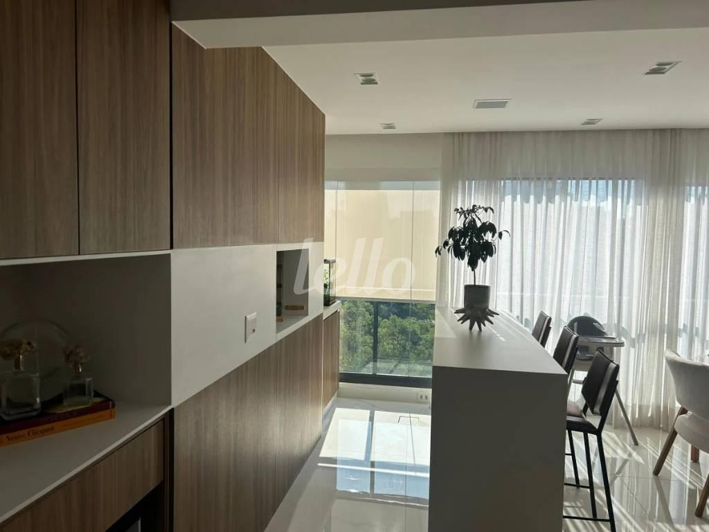 SALA de Apartamento à venda, Padrão com 118 m², 2 quartos e 2 vagas em Pinheiros - São Paulo