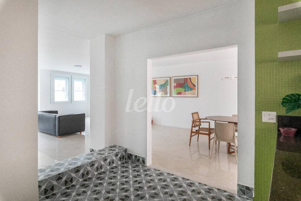 COZINHA de Apartamento para alugar, Padrão com 204 m², 2 quartos e em República - São Paulo