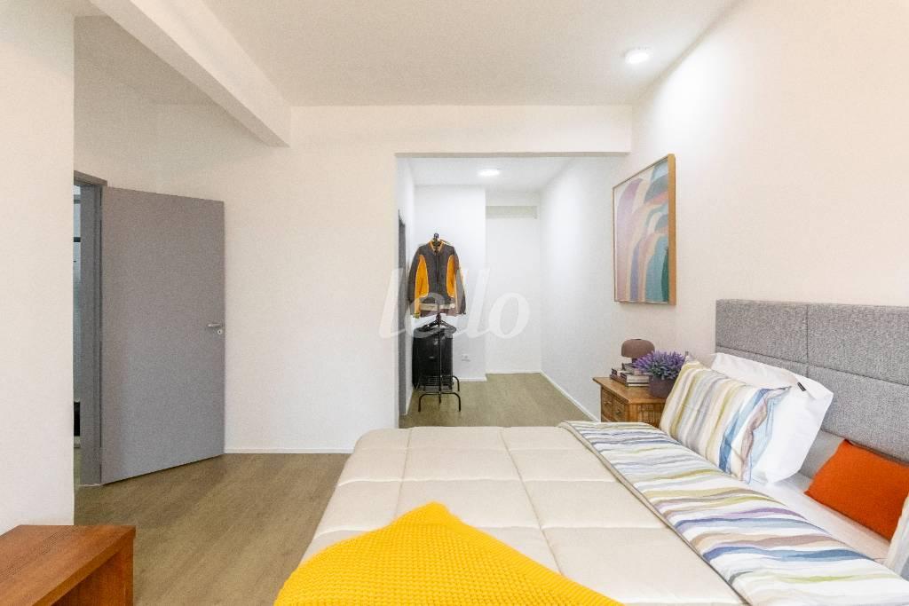 DORMITÓRIO SUITE de Apartamento para alugar, Padrão com 204 m², 2 quartos e em República - São Paulo