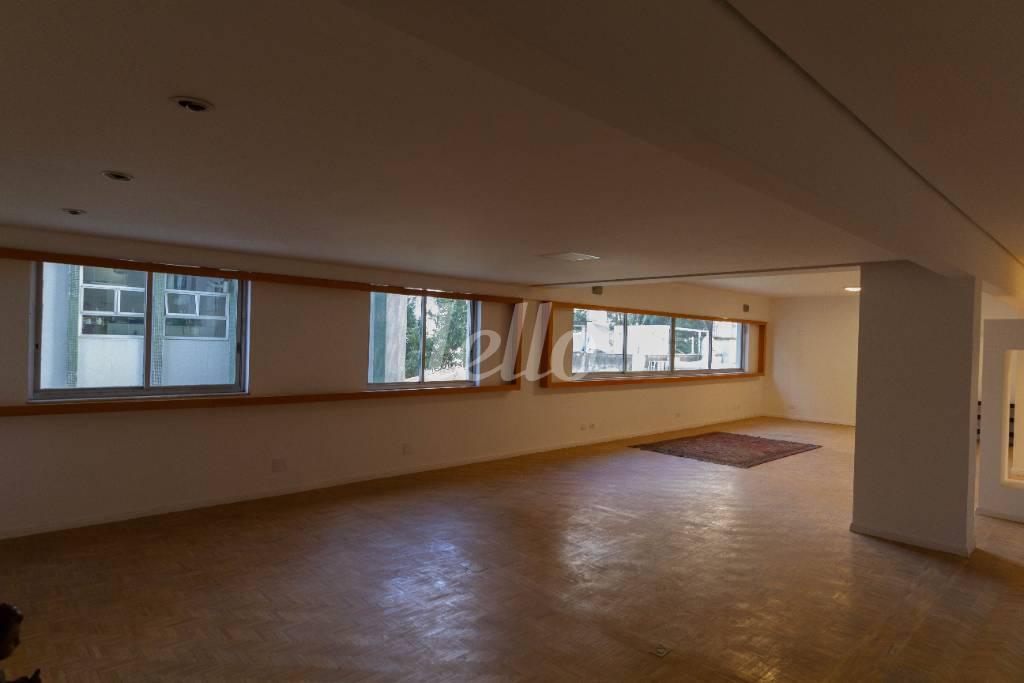 SALA de Apartamento para alugar, Padrão com 210 m², 3 quartos e 2 vagas em Itaim Bibi - São Paulo