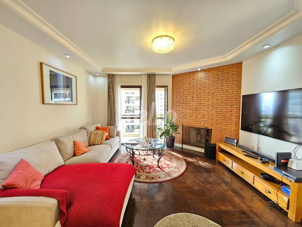 SALA de Apartamento para alugar, Padrão com 124 m², 4 quartos e 3 vagas em Vila Gomes Cardim - São Paulo