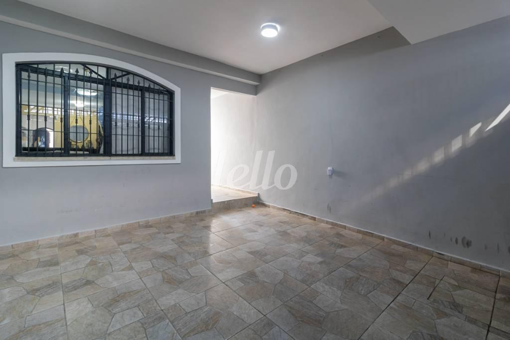 GARAGEM de Casa para alugar, sobrado com 100 m², 3 quartos e 2 vagas em Santana - São Paulo