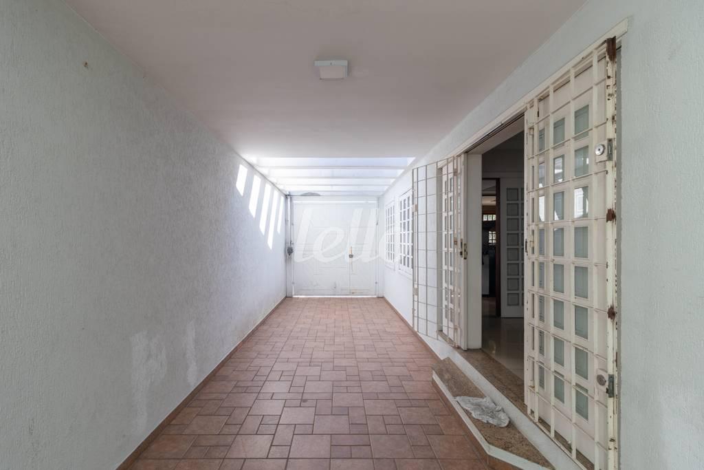 29 - ÁREA EXTERNA (1) de Casa à venda, térrea com 261 m², 3 quartos e 10 vagas em Vila Graciosa - São Paulo