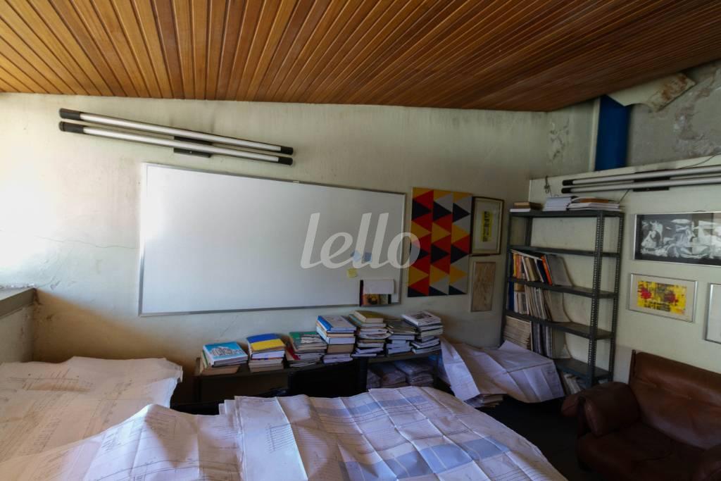 SALA 1 MESANINO de Casa para alugar, sobrado com 80 m², e 4 vagas em Brooklin Paulista - São Paulo