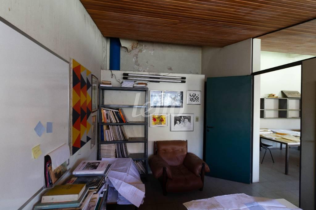 SALA 1 MESANINO de Casa para alugar, sobrado com 80 m², e 4 vagas em Brooklin Paulista - São Paulo