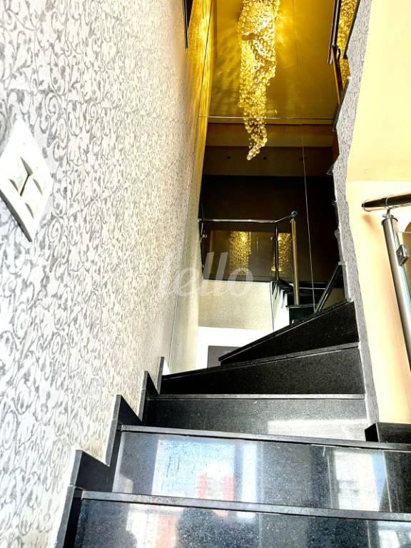 ESCADA DUPLEX de Apartamento à venda, Duplex com 181 m², 3 quartos e 3 vagas em Vila Regente Feijó - São Paulo