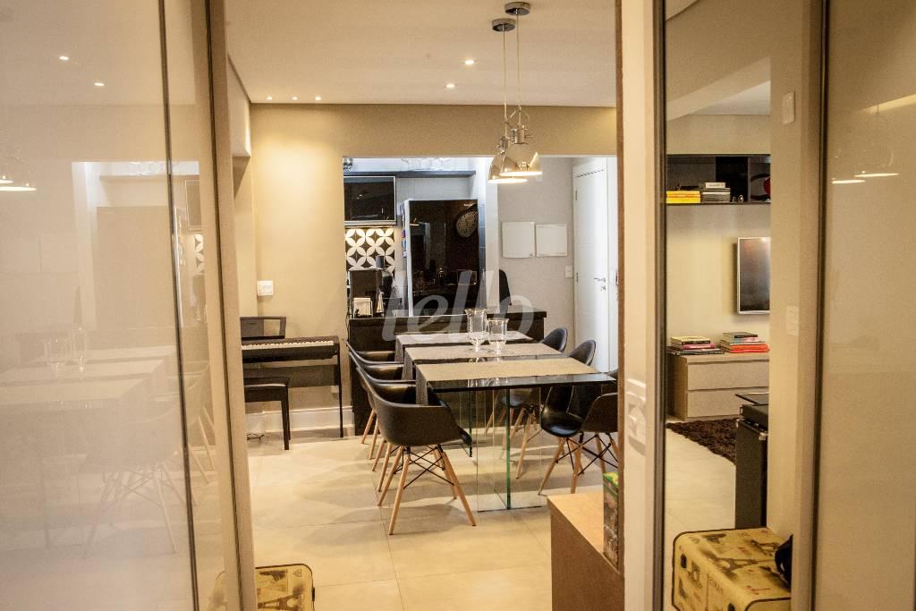 SALA de Apartamento à venda, Padrão com 74 m², 2 quartos e 2 vagas em Jardim Aeroporto - São Paulo