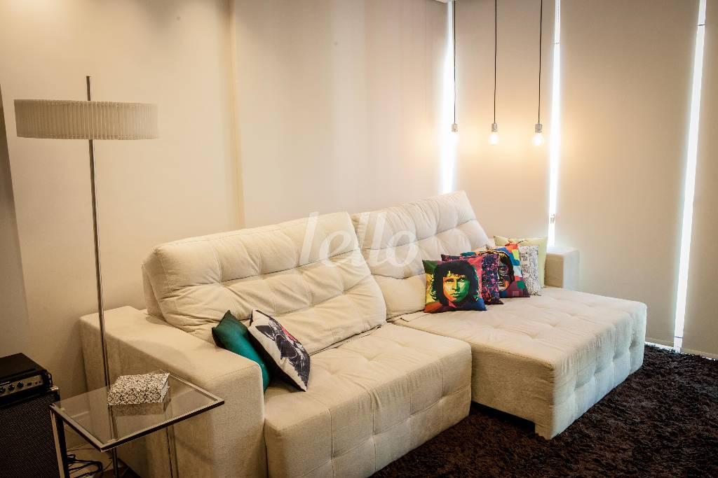 SALA de Apartamento à venda, Padrão com 74 m², 2 quartos e 2 vagas em Jardim Aeroporto - São Paulo