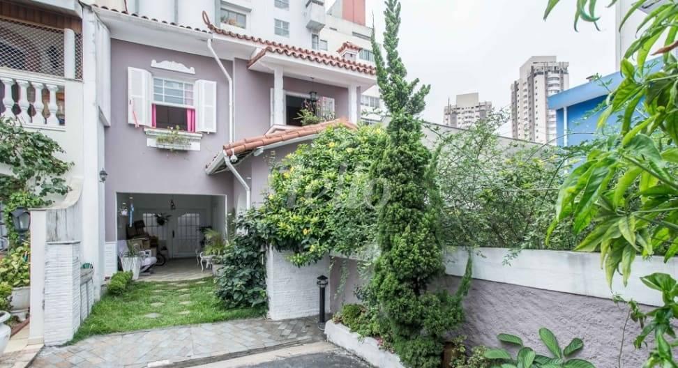 ENTRADA de Casa à venda, de vila - sobrado com 238 m², 6 quartos e 4 vagas em Cambuci - São Paulo