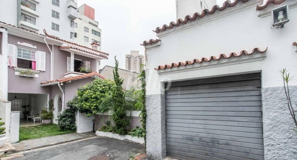 VILA de Casa à venda, de vila - sobrado com 238 m², 6 quartos e 4 vagas em Cambuci - São Paulo