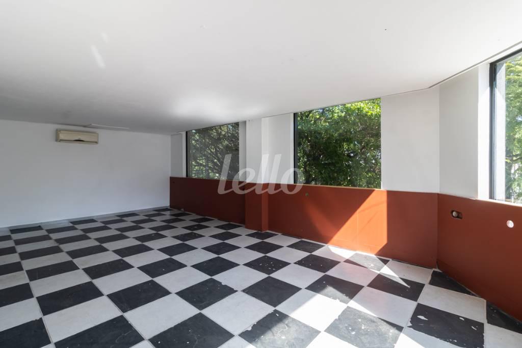MEZANINO de Salão para alugar, Padrão com 300 m², e 3 vagas em Lauzane Paulista - São Paulo