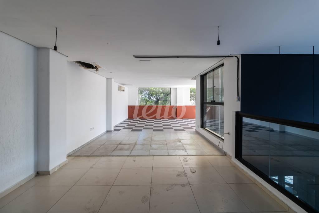 MEZANINO de Salão para alugar, Padrão com 300 m², e 3 vagas em Lauzane Paulista - São Paulo