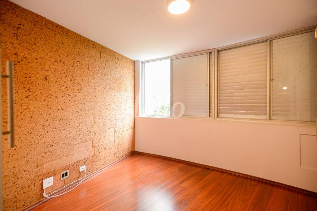 DORMITÓRIO de Apartamento à venda, Padrão com 180 m², 3 quartos e 1 vaga em Jardins - São Paulo