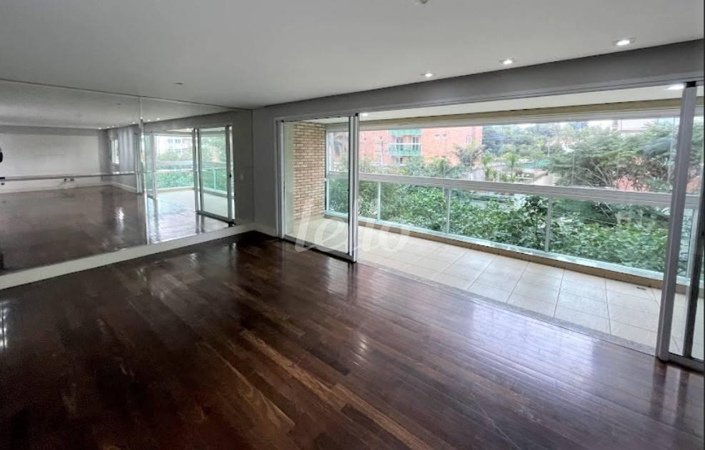 SALA de Apartamento à venda, Padrão com 169 m², 4 quartos e 3 vagas em Brooklin Paulista - São Paulo