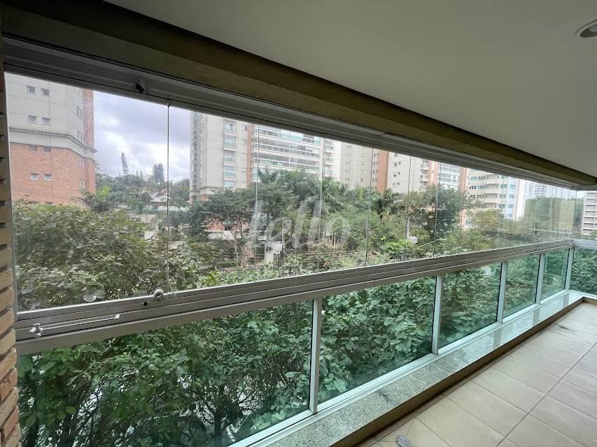 VARANDA de Apartamento à venda, Padrão com 169 m², 4 quartos e 3 vagas em Brooklin Paulista - São Paulo
