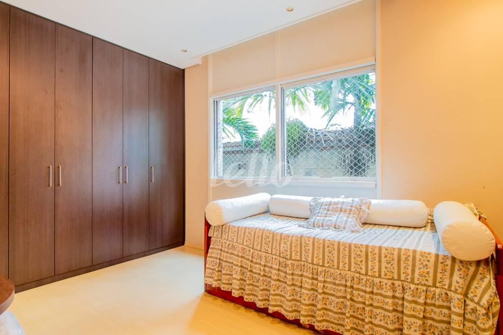 DORMITÓRIO de Apartamento à venda, Padrão com 140 m², 3 quartos e 1 vaga em Jardins - São Paulo
