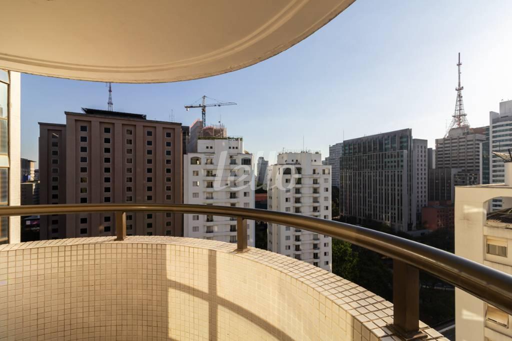 VARANDA de Apartamento para alugar, Padrão com 52 m², 1 quarto e 1 vaga em Bela Vista - São Paulo