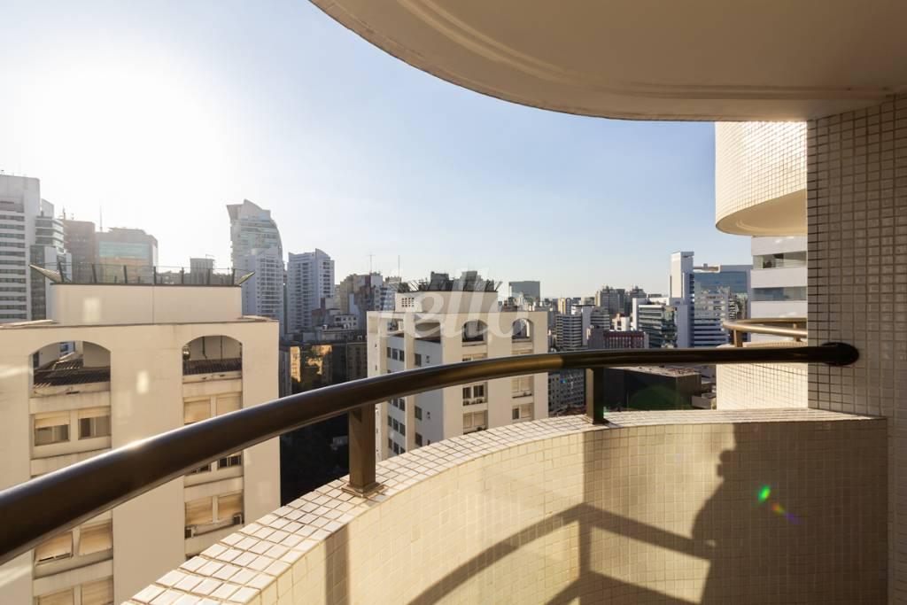 VARANDA de Apartamento para alugar, Padrão com 52 m², 1 quarto e 1 vaga em Bela Vista - São Paulo