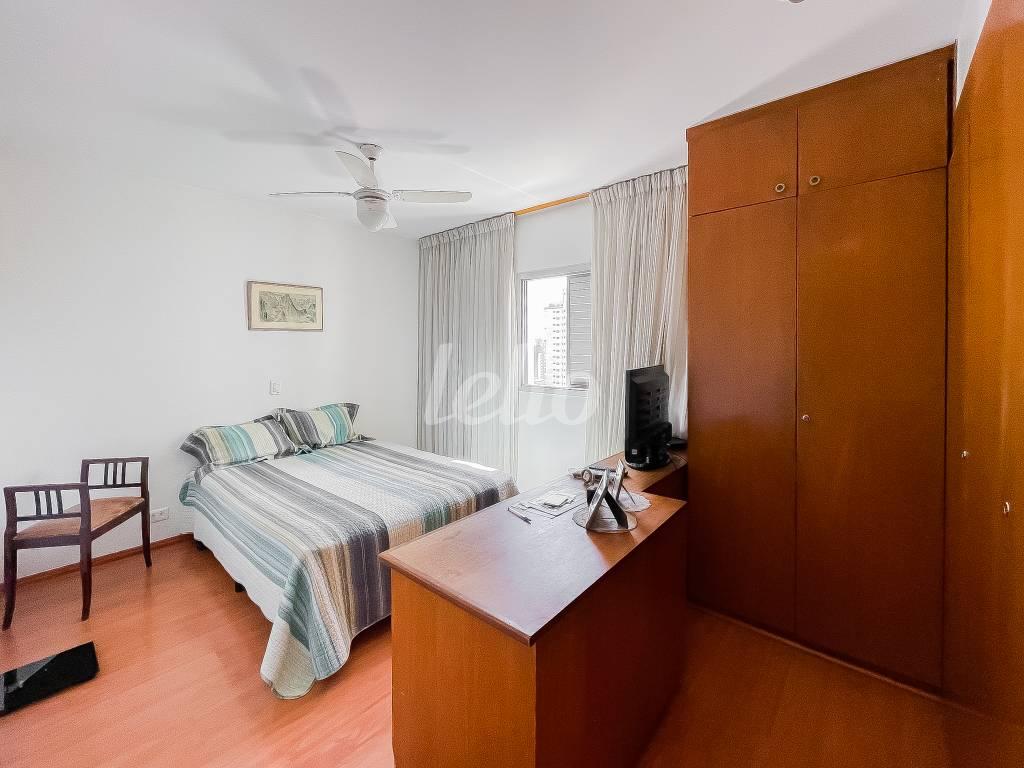 DORM 1 de Apartamento à venda, Padrão com 184 m², 4 quartos e 2 vagas em Campo Belo - São Paulo