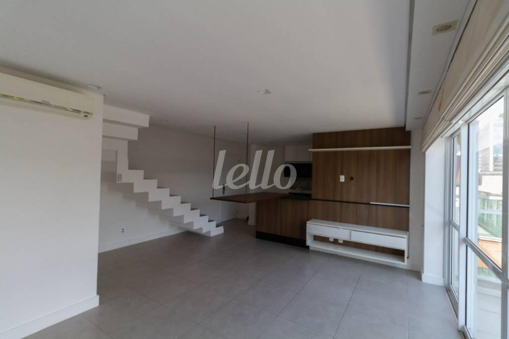 SALA de Apartamento para alugar, Padrão com 85 m², 1 quarto e 1 vaga em Vila Gertrudes - São Paulo