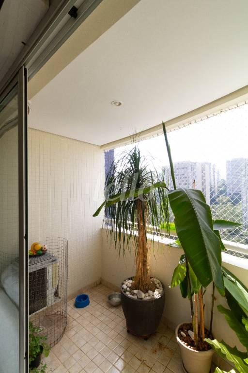 SACADA de Apartamento para alugar, Padrão com 245 m², 3 quartos e 3 vagas em Parque Bairro Morumbi - São Paulo