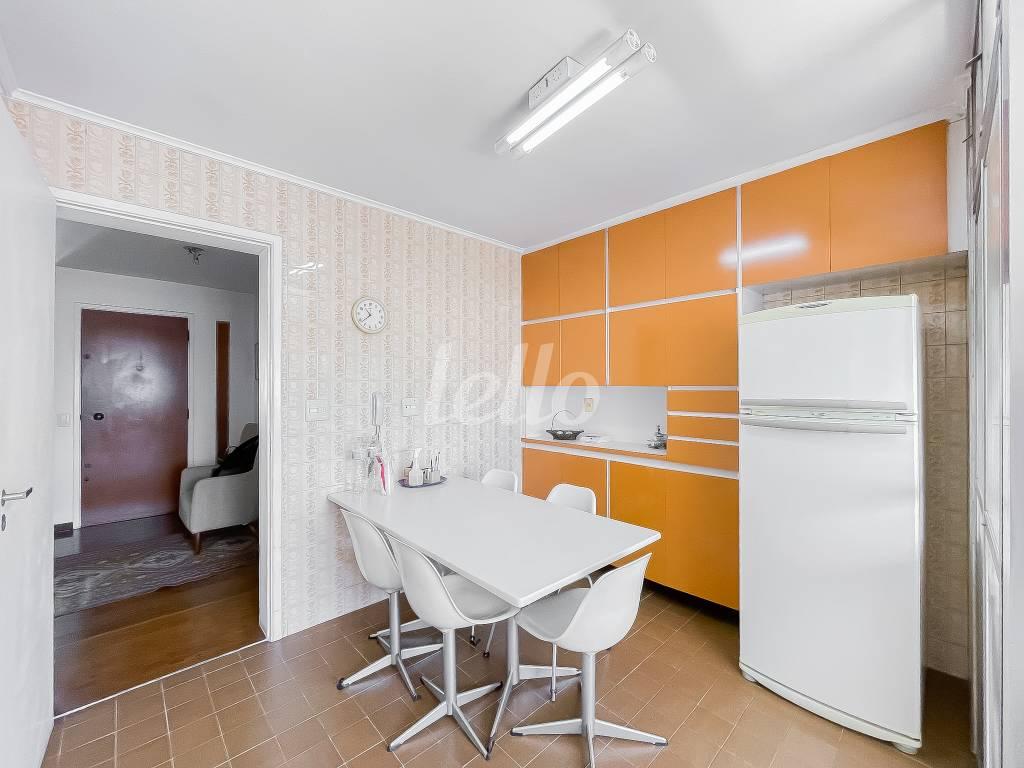 COZINHA de Apartamento à venda, Padrão com 184 m², 4 quartos e 2 vagas em Campo Belo - São Paulo