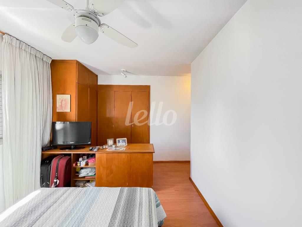 DORM 1 de Apartamento à venda, Padrão com 184 m², 4 quartos e 2 vagas em Campo Belo - São Paulo