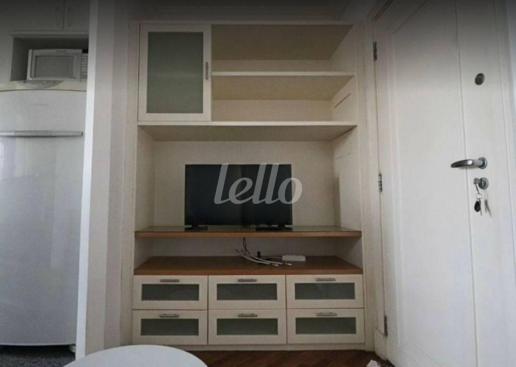 SALA de Apartamento para alugar, Padrão com 37 m², 1 quarto e 1 vaga em Vila Nova Conceição - São Paulo