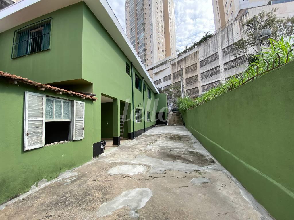 FACHADA LATERAL de Casa à venda, assobradada com 170 m², 3 quartos e 10 vagas em Vila Guaca - São Paulo
