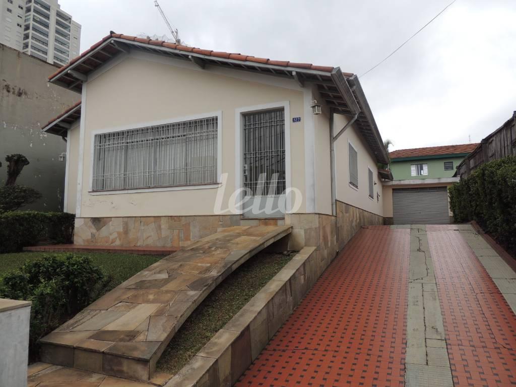 FACHADA de Casa à venda, térrea com 100 m², 2 quartos e 6 vagas em Vila Independência - São Paulo