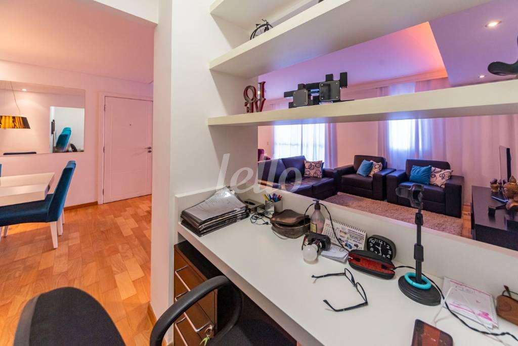HOME OFFICE de Apartamento à venda, Padrão com 132 m², 3 quartos e 2 vagas em Campestre - Santo André