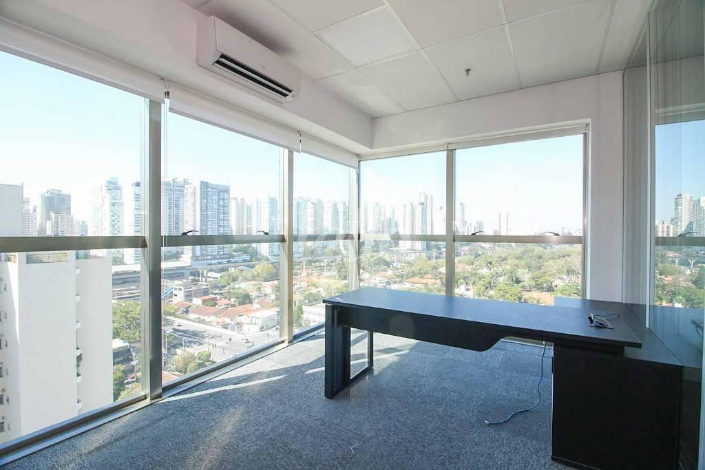 SALA de Sala / Conjunto para alugar, Padrão com 508 m², e 12 vagas em Brooklin Paulista - São Paulo