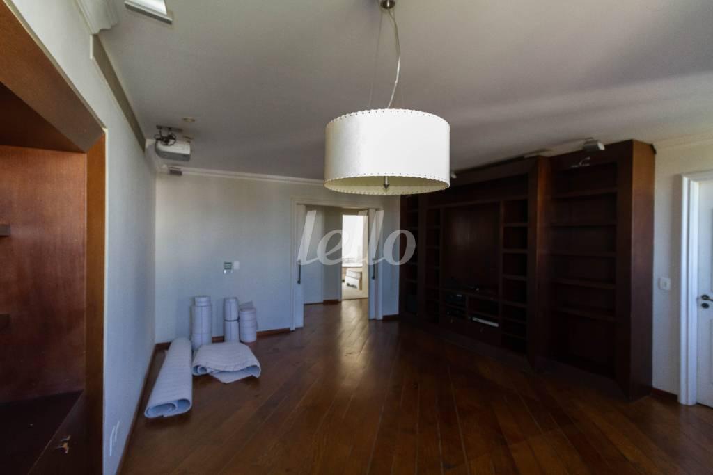 ESCRITÓRIO de Apartamento para alugar, Padrão com 470 m², 5 quartos e 3 vagas em Jardim Europa - São Paulo