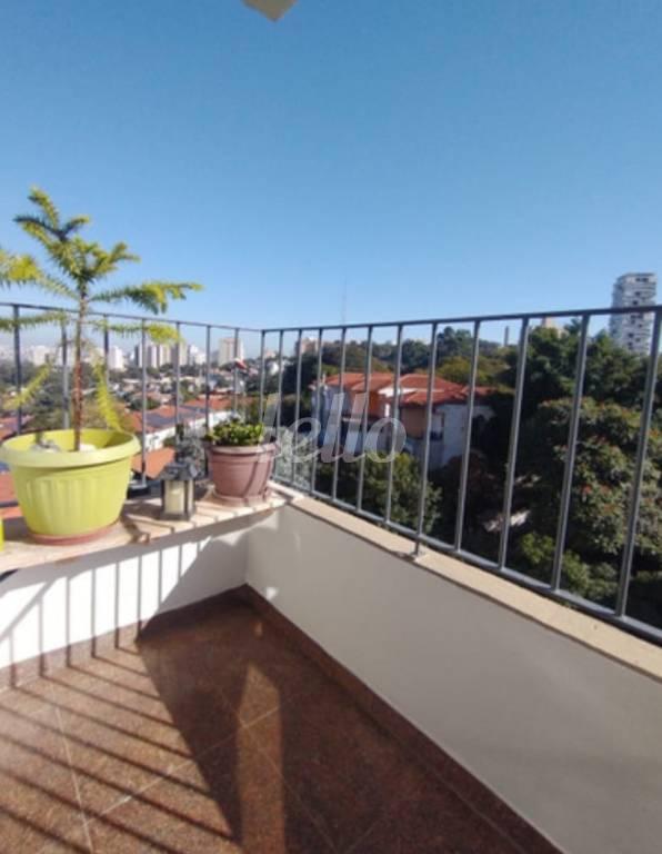 VARANDA de Apartamento à venda, Padrão com 68 m², 2 quartos e 1 vaga em Vila Madalena - São Paulo
