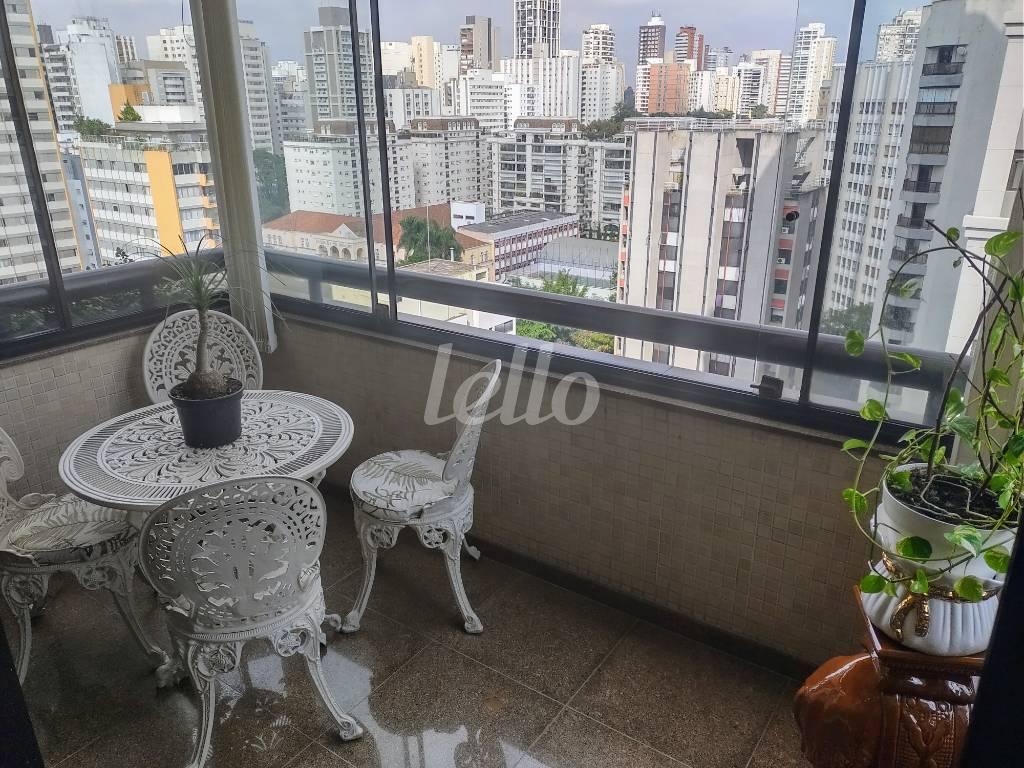 VARANDA de Apartamento à venda, Padrão com 196 m², 3 quartos e 3 vagas em Perdizes - São Paulo