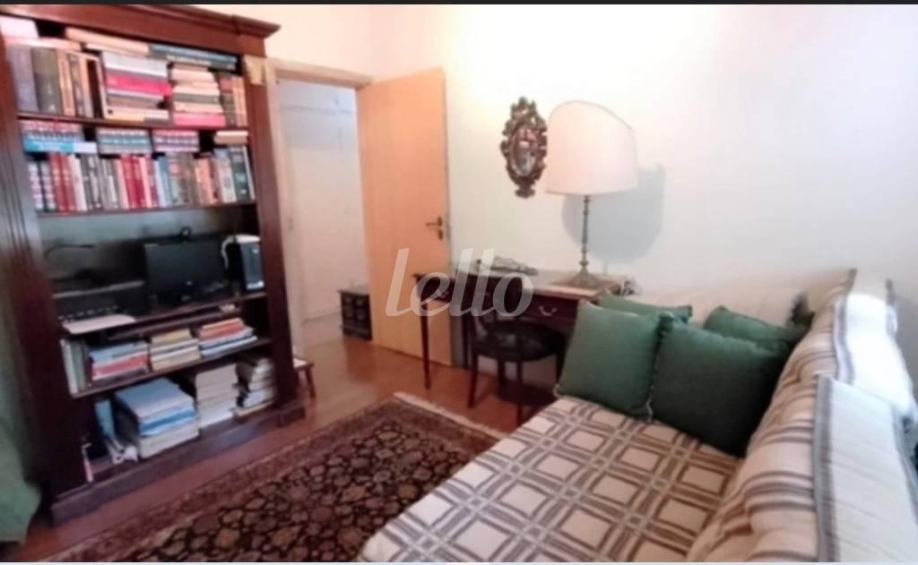 DORMITORIO de Apartamento à venda, Padrão com 175 m², 3 quartos e 2 vagas em Bela Vista - São Paulo