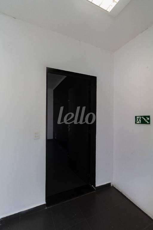HALL SUPERIOR de Loja para alugar, Padrão com 400 m², e 50 vagas em Campestre - Santo André