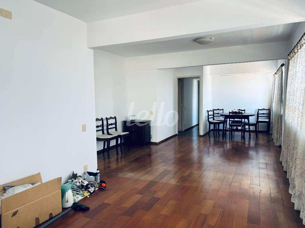 SALA de Apartamento à venda, Padrão com 120 m², 3 quartos e 2 vagas em Planalto Paulista - São Paulo