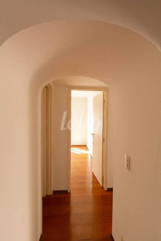 CORREDOR de Apartamento para alugar, Padrão com 120 m², 3 quartos e 2 vagas em Brooklin Paulista - São Paulo