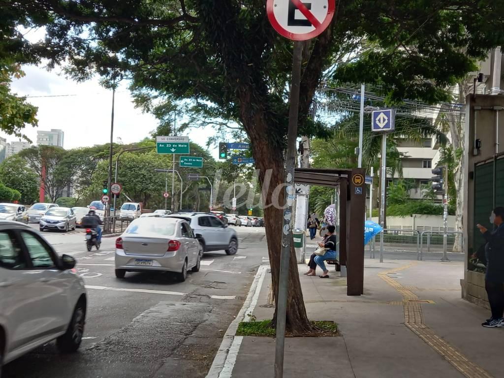 RUA METRÔ de Sala / Conjunto à venda, Padrão com 37 m², e 1 vaga em Vila Mariana - São Paulo