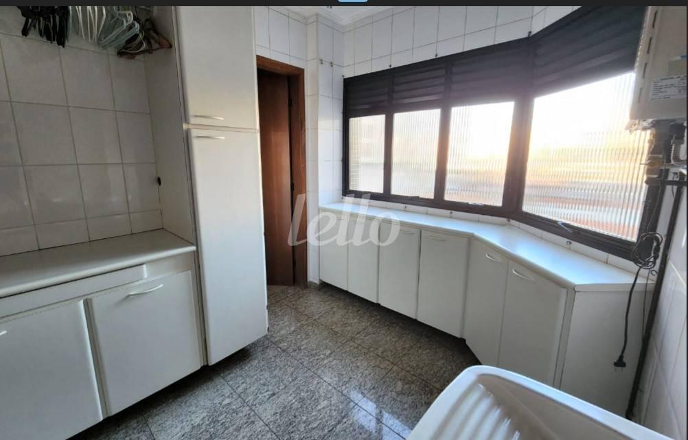 AREA DE SERVIÇO de Apartamento à venda, Padrão com 140 m², 3 quartos e 3 vagas em Chácara Inglesa - São Paulo