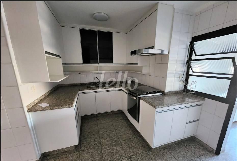 COZINHA de Apartamento à venda, Padrão com 140 m², 3 quartos e 3 vagas em Chácara Inglesa - São Paulo