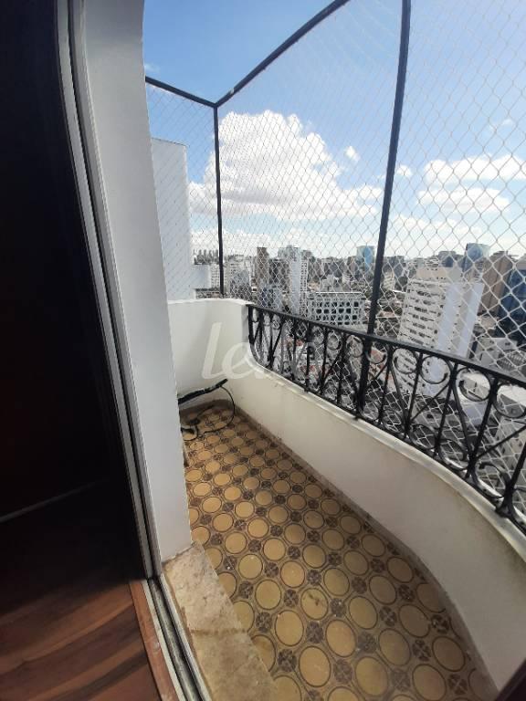 SACADA de Apartamento à venda, Padrão com 128 m², 3 quartos e 1 vaga em Vila Nova Conceição - São Paulo