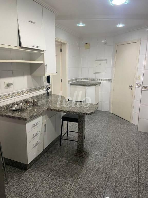 COZINHA de Apartamento à venda, Padrão com 113 m², 3 quartos e 3 vagas em Vila Regente Feijó - São Paulo