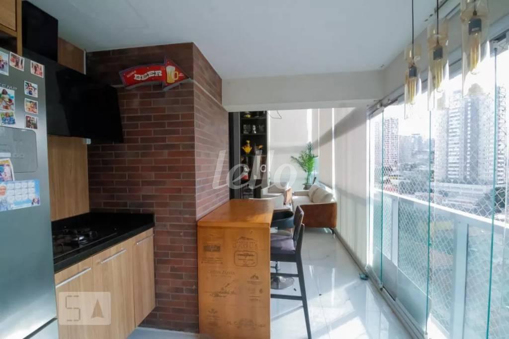 VARANDA GOURMET de Apartamento à venda, Padrão com 210 m², 3 quartos e 4 vagas em Vila Mariana - São Paulo