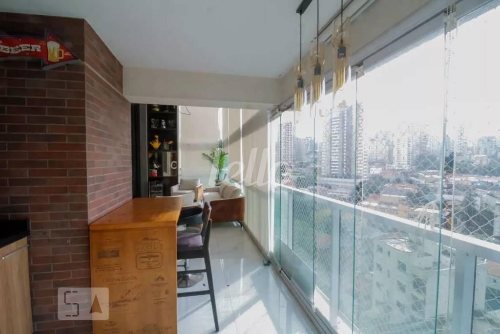 VARANDA GOURMET de Apartamento à venda, Padrão com 210 m², 3 quartos e 4 vagas em Vila Mariana - São Paulo