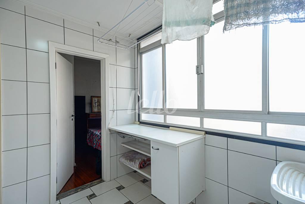 ÁREA DE SERVIÇO de Apartamento à venda, Padrão com 180 m², 3 quartos e 1 vaga em Higienópolis - São Paulo