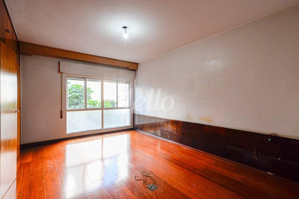 QUARTO de Apartamento à venda, Padrão com 180 m², 3 quartos e 1 vaga em Higienópolis - São Paulo